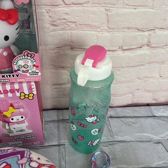 Hello kitty bundle of 7 pieces - Picture 3 of 5